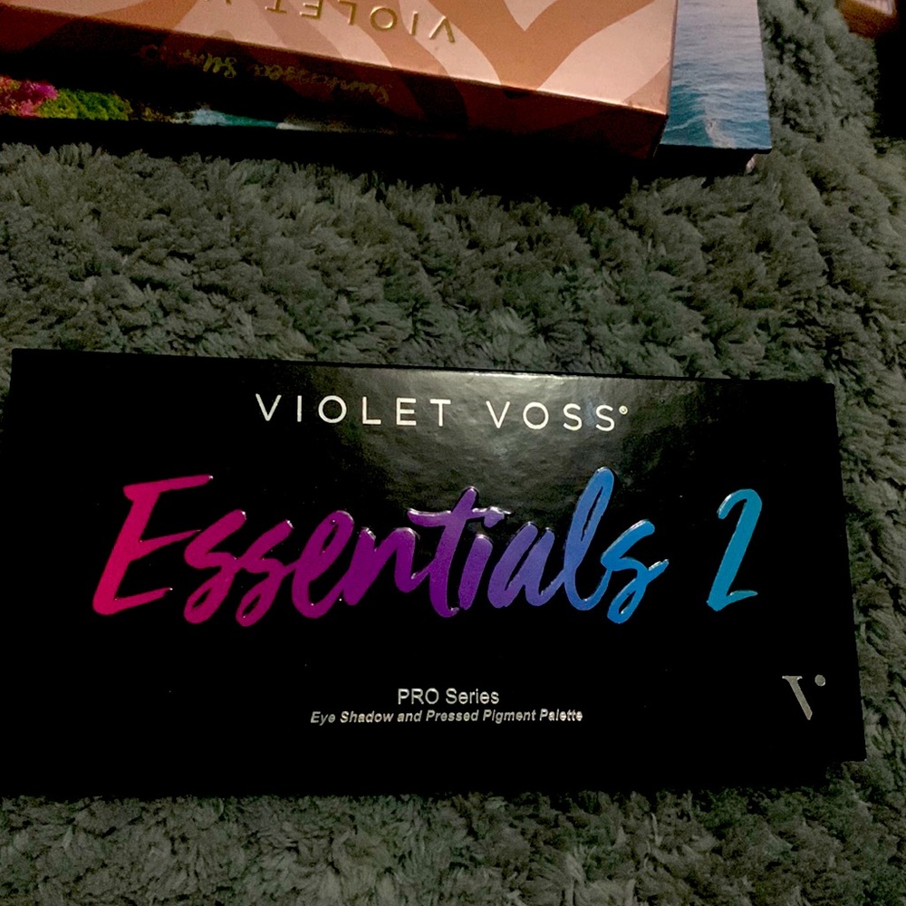 Violet Voss Essentials 2